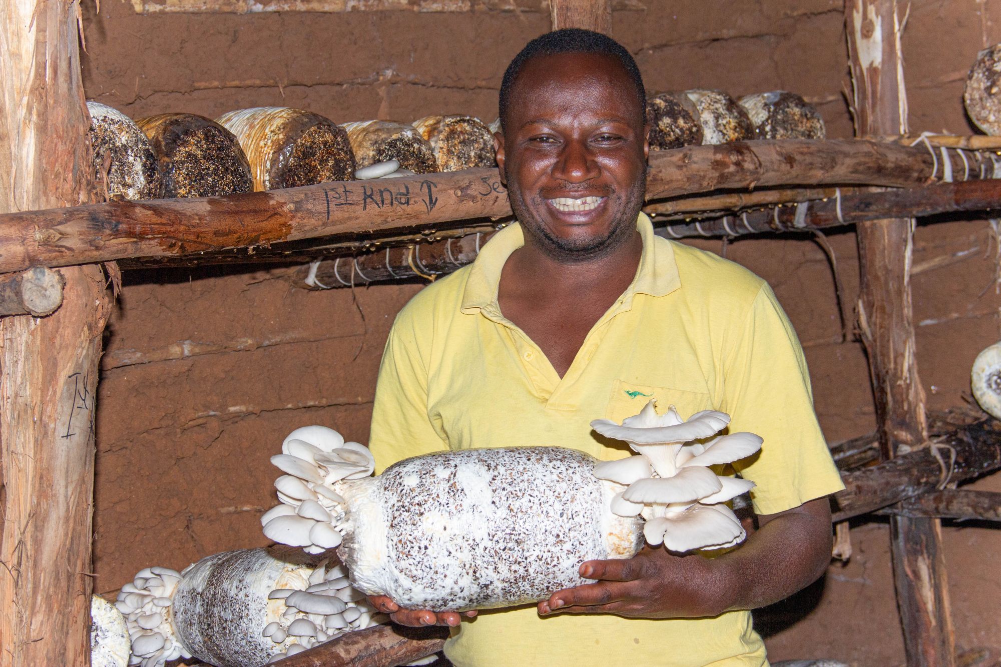 Read more about the article How a Congolese Refugee Became an Entrepreneur and Community Trainer: The Joseph Byadunia’s Story